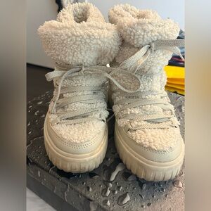Cream Sherpa Lace-Up Platform Boots